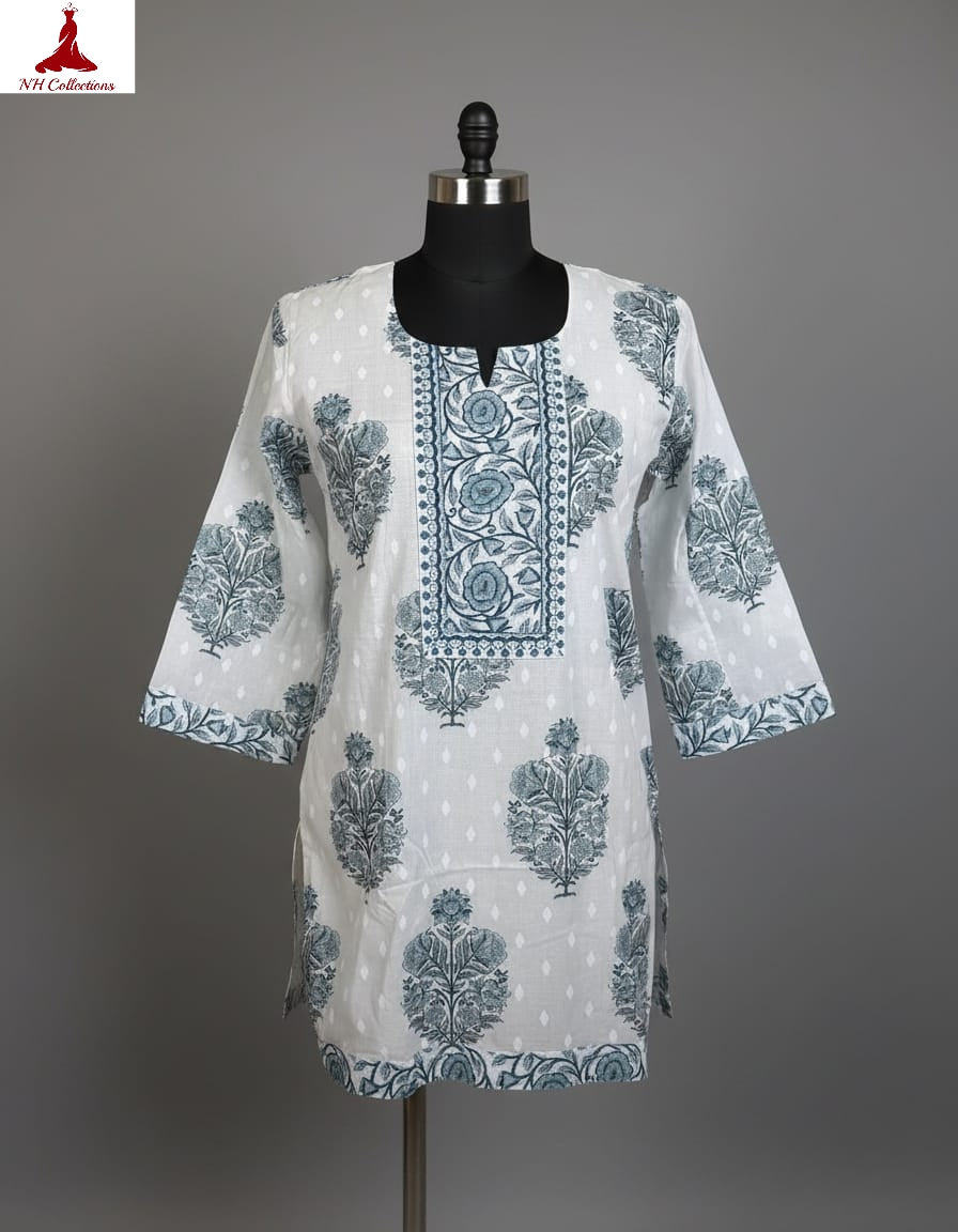 Women's White with blue floral print in XL