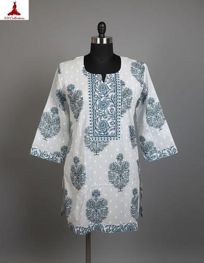 Women's White with blue floral print in XL