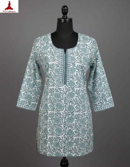Women's White with blue floral print in 2XL