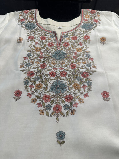 Women's Off-white muslin silk with neck embroidery in S