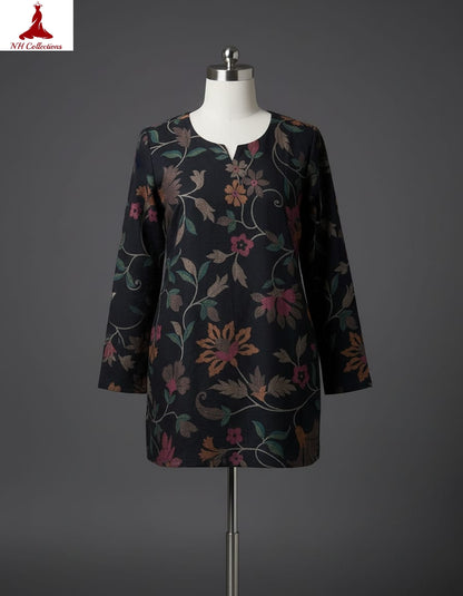 Women's Black floral printed muslin silk top in M