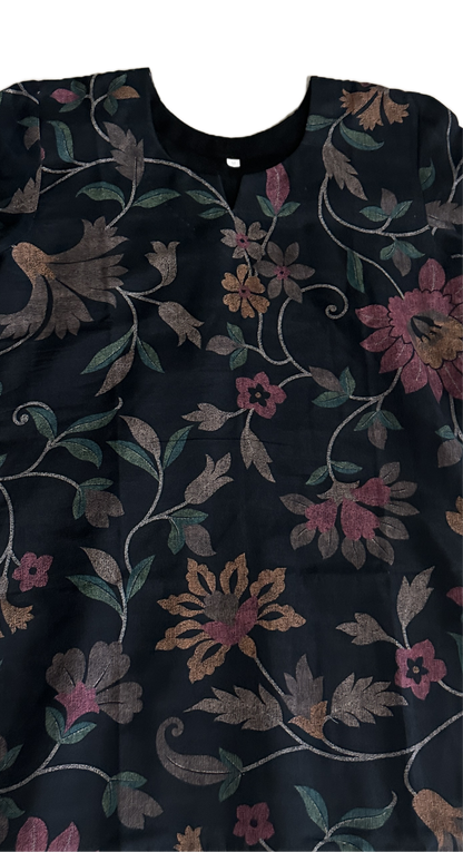 Women's Black floral printed muslin silk top in M
