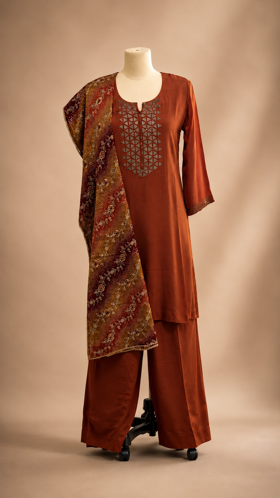 Women’s Rust Chinnon Embroidered Kurta Set in M