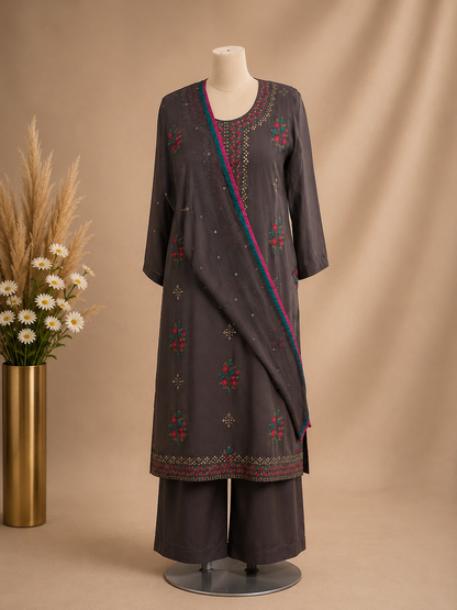 Women’s Brown Chinnon kurta set with thread embroidery in L