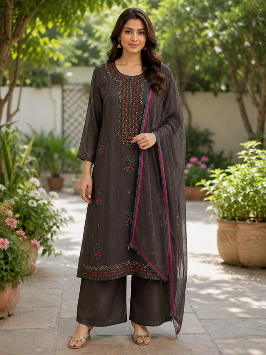 Women’s Brown Chinnon kurta set with thread embroidery in L