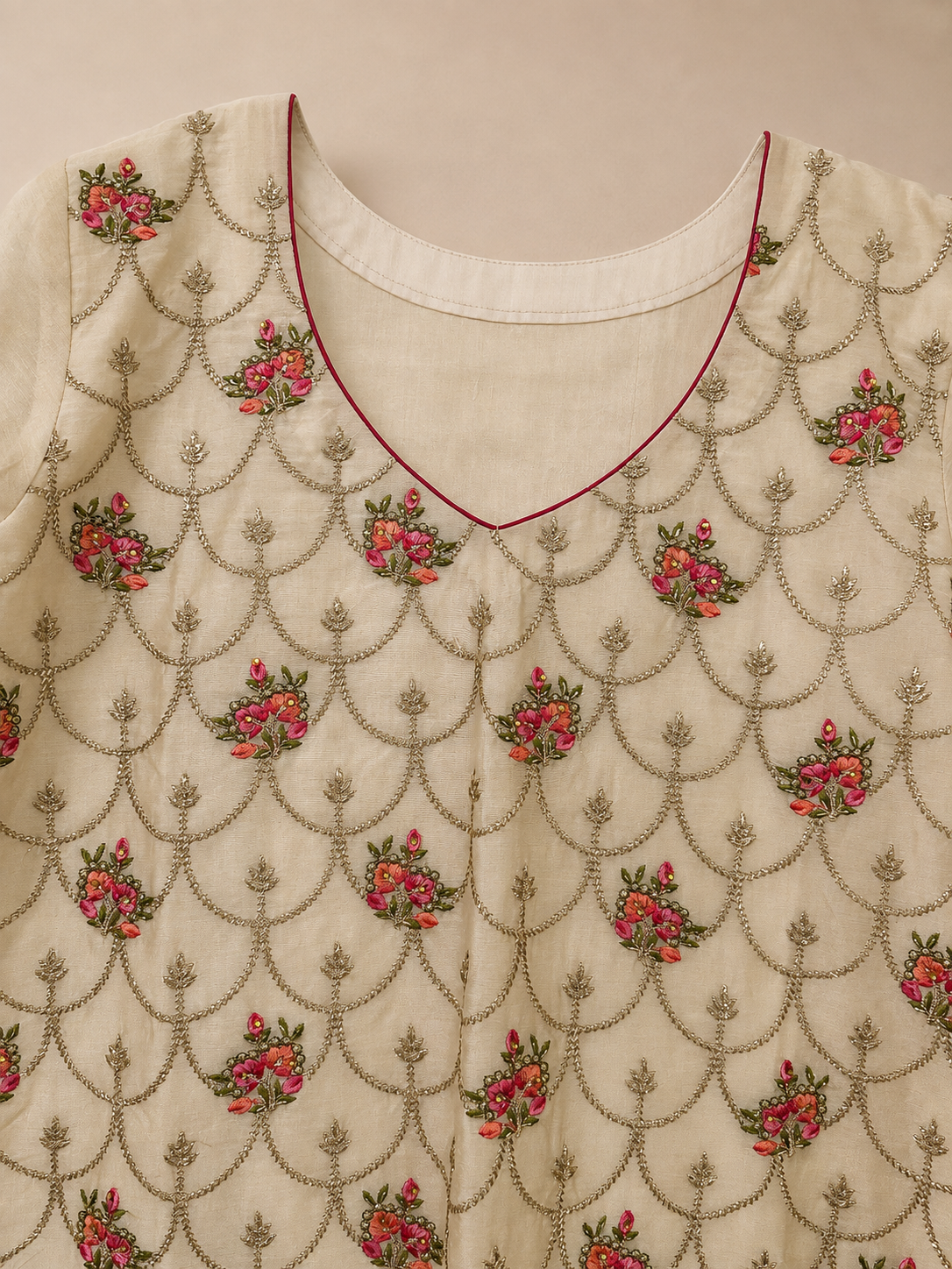 Women’s Beige organza embroidered kurta set with chiffon dupatta in XL