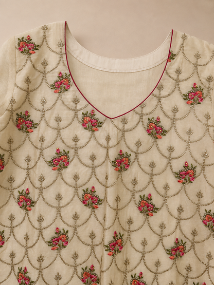 Women’s Beige organza embroidered kurta set with chiffon dupatta in XL