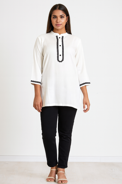 Women's off-white blouse with black lace in XL & 2XL