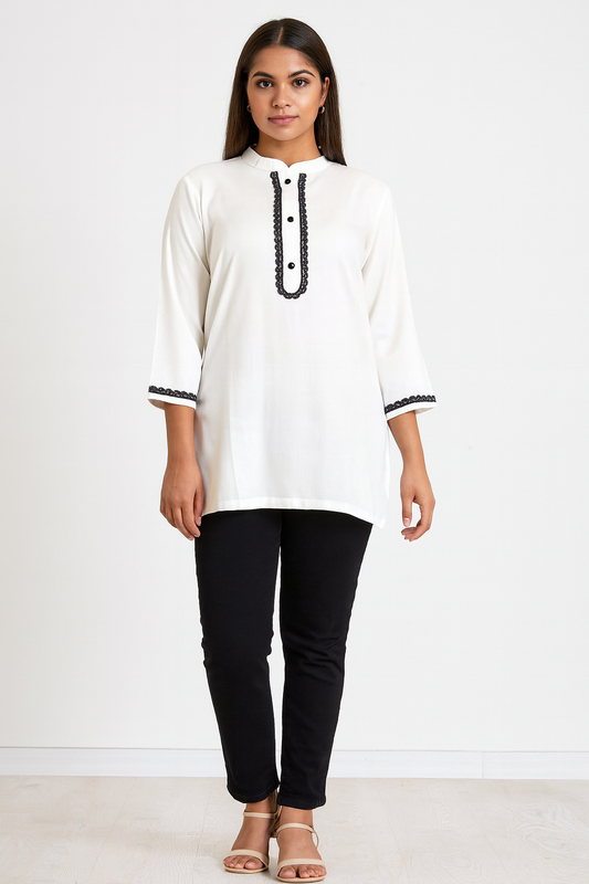 Women's off-white blouse with black lace in XL & 2XL