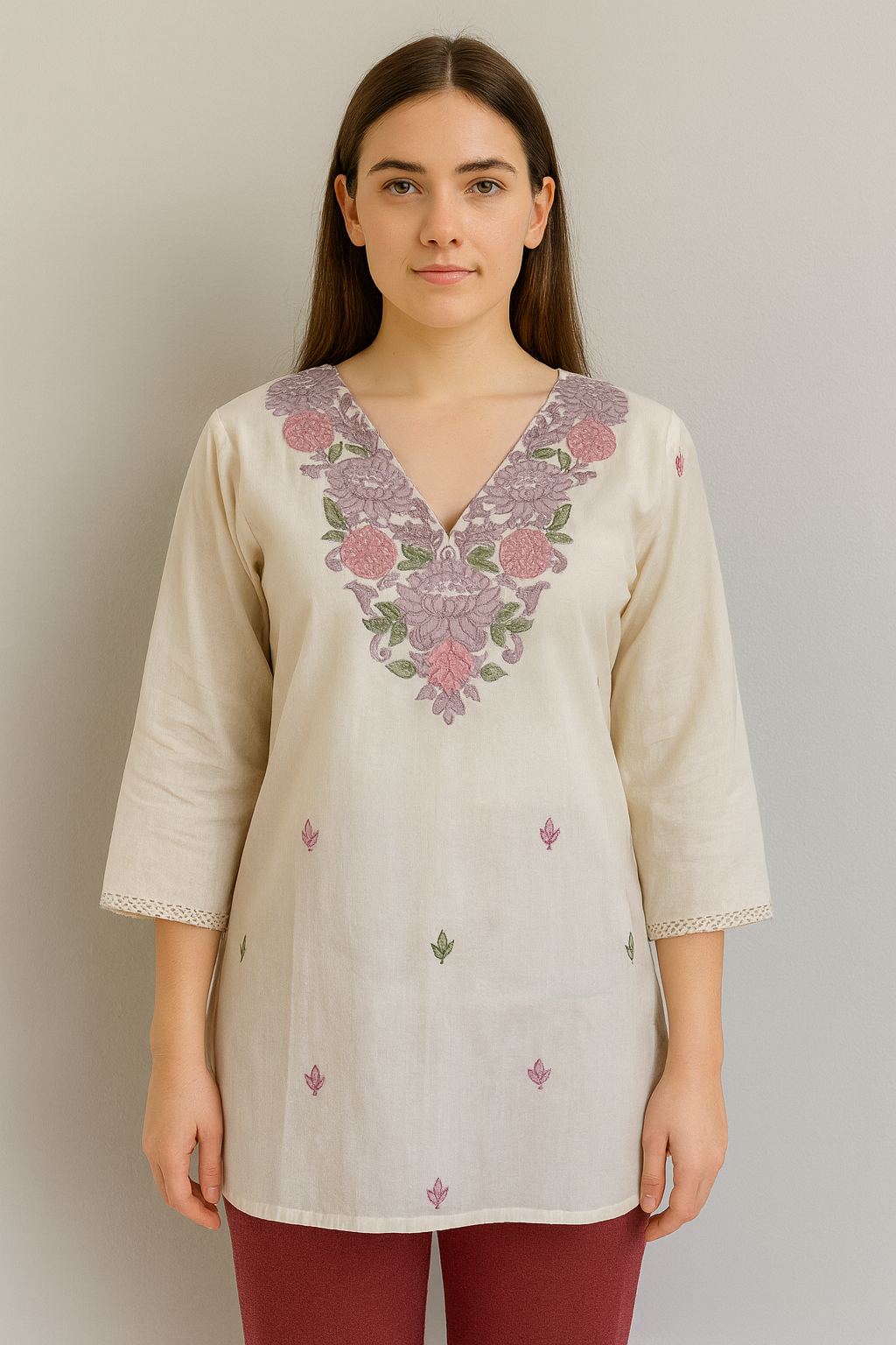 Women's off-white cotton blouse with applique in L