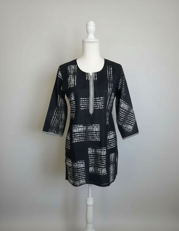 Black printed cotton blouse in M