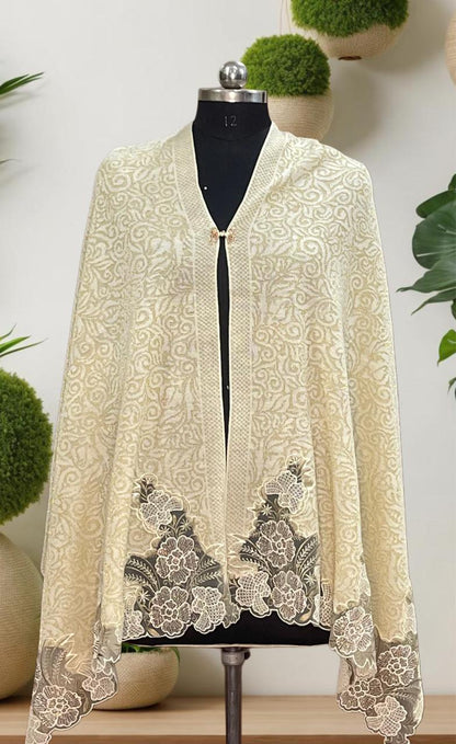 Women's knitted shawl with small floral cutover