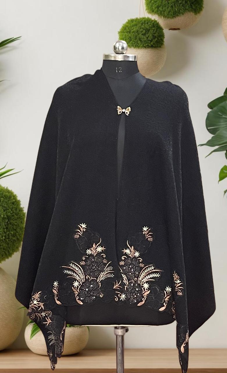 Women's knitted shawl with small floral cutover