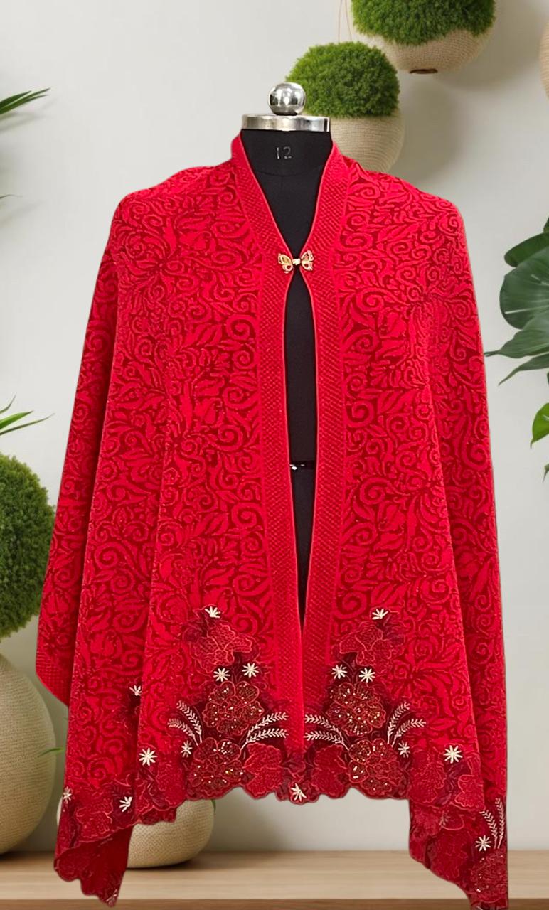 Women's knitted shawl with small floral cutover
