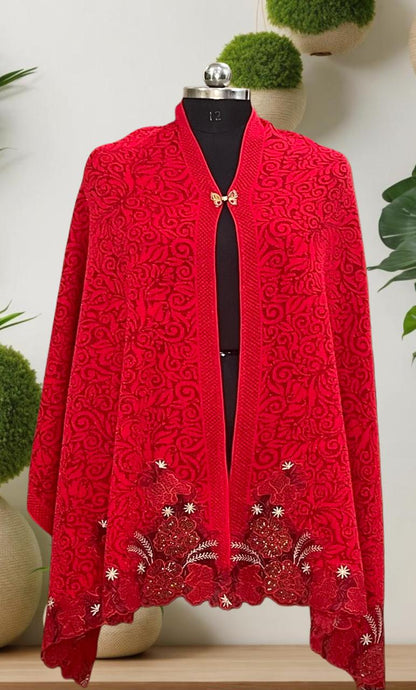 Women's knitted shawl with small floral cutover
