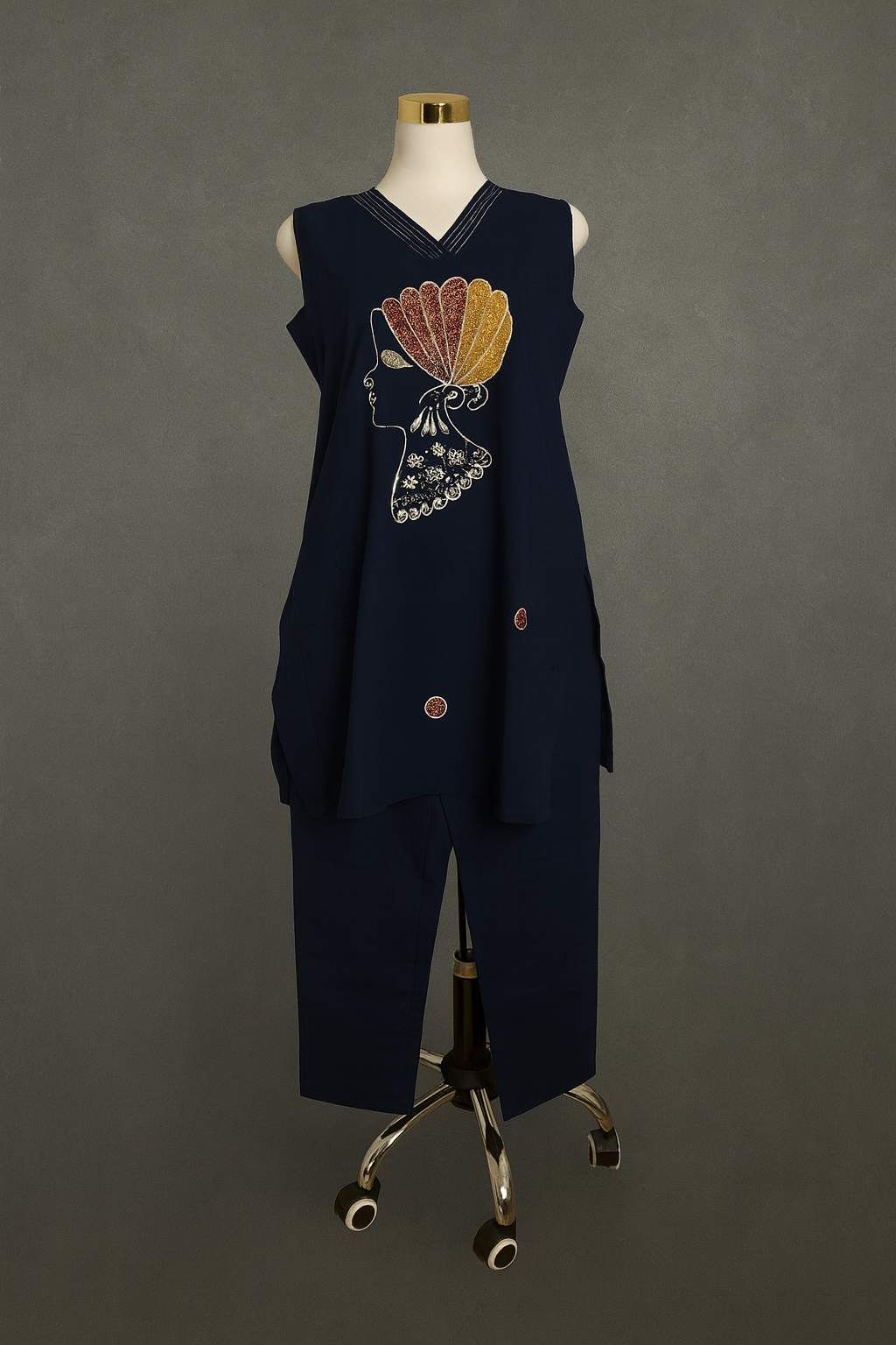 Women's embroidered African Queen Tunic Set – 2-Piece (Navy Blue)