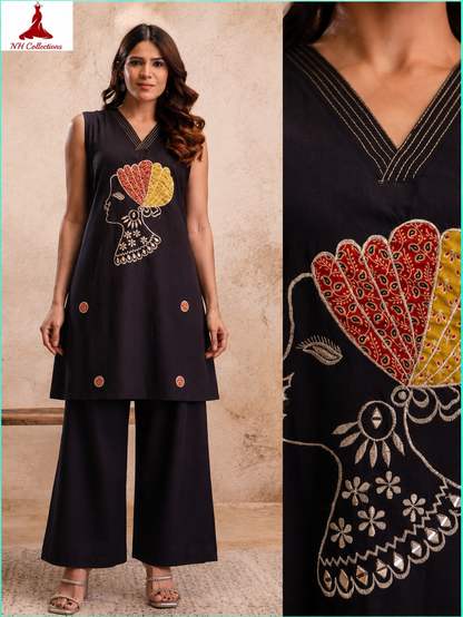Women's embroidered African Queen Tunic Set – 2-Piece (Black) - sleeve and design detail