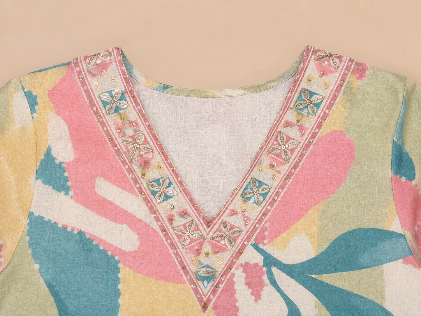 Women’s Off-white linen kurta set with mul dupatta in M