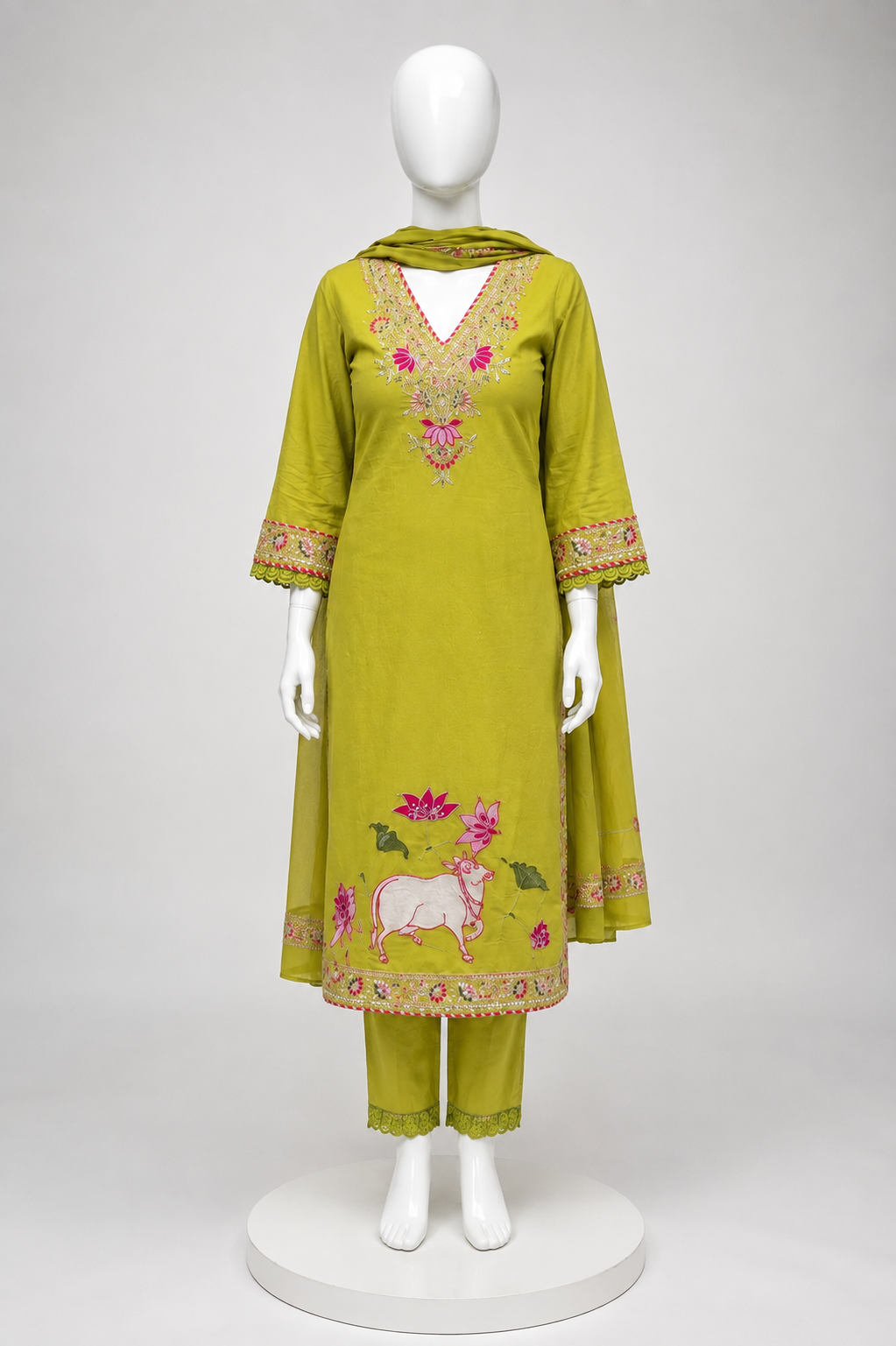 Women’s Green cotton pichwai embroidered kurta set in XL