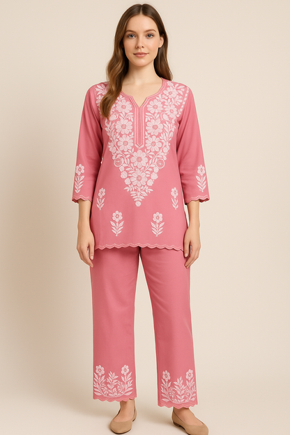 Women's co-ordset in pink with beautiful white embroidery in M