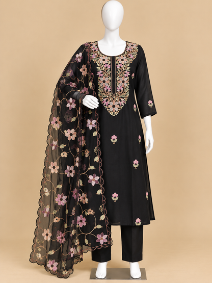 Women's Black Chanderi Silk Embroidered Kurta with Organza Dupatta in XL