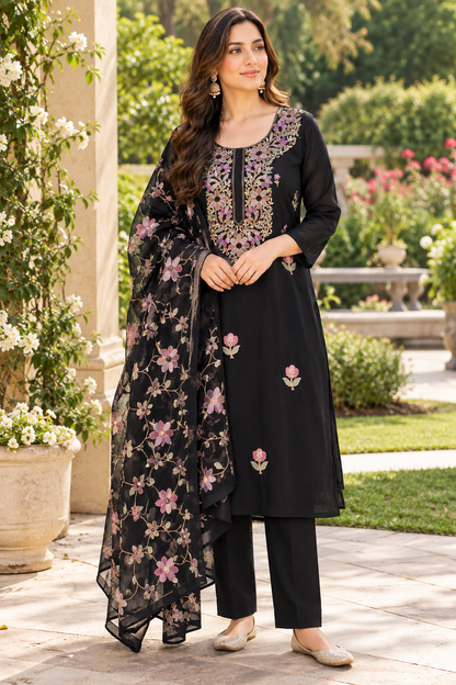 Women's Black Chanderi Silk Embroidered Kurta with Organza Dupatta in XL