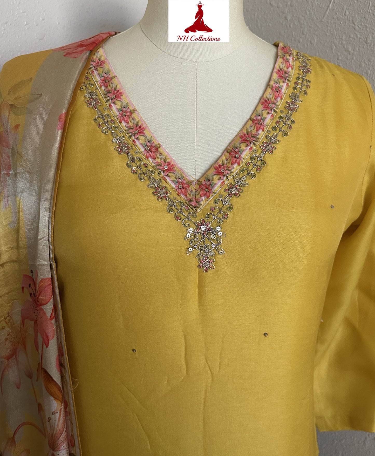 Women’s yellow silk kurta set with gaji silk dupatta & lagdi border in L