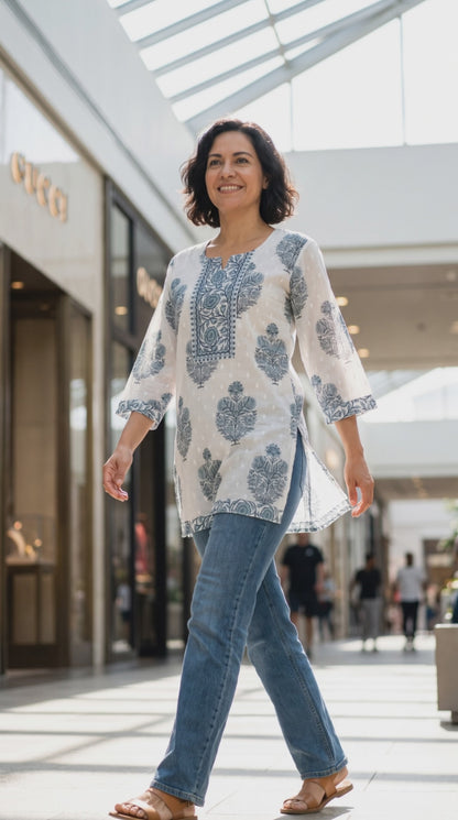 Women's White with blue floral print in XL