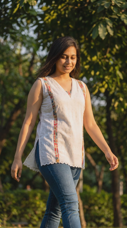 Women's white hakooba sleeveless blouse in M