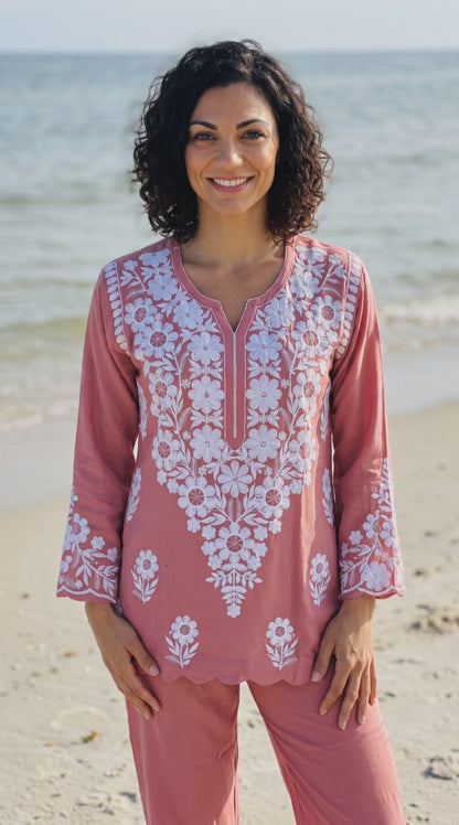 Women's co-ordset in pink with beautiful white embroidery in M