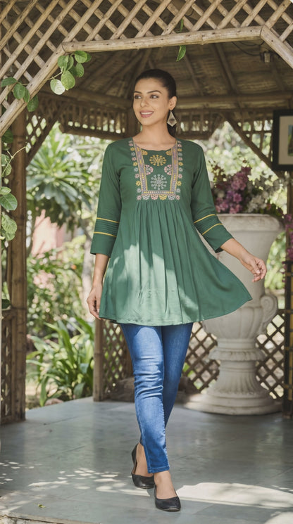 Women's green color georgette blouse in S